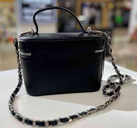 Модна жіноча шкіряна сумка косметичка через плече чорного кольору Virginia Conti Київ