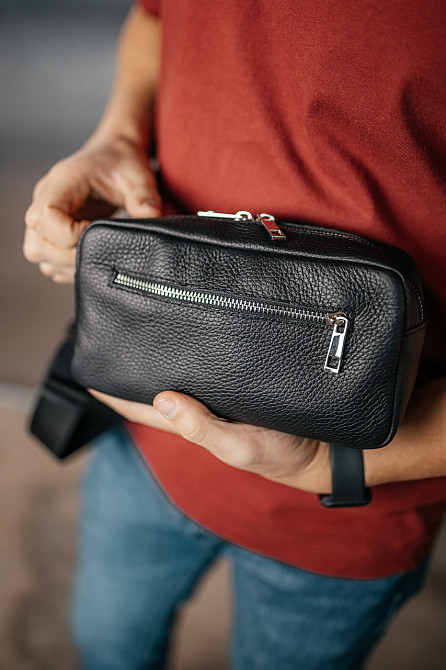 Чоловіча ламана, чоловікська сумка через плече з натуральної шкіри, вмістлена чорна сумка на поясMasterSem Київ - фото 4