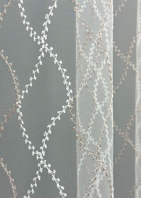 Тюль VR-Textil 1840т Фатин с вышивкой и люрексом Молочный с пудровым 300х270 см (40-195) Киев - изображение 6