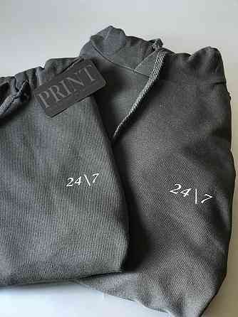 Графітові парні толстовки для хлопця та дівчини з написом 24/7 Чернівці