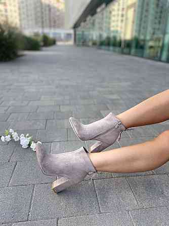 SANTINI Женские черевики SANTINI пудра замша натуральная высота 10см каблук 9.5см размеры 36р. Коломыя