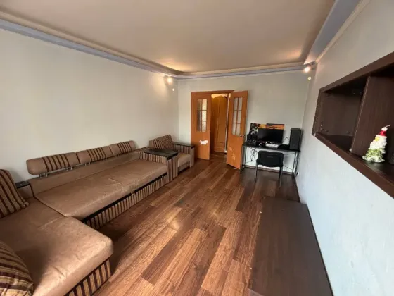 Продам 3 кімнатну квартиру 8\9 6 перемога. На Газу. Всі меблі і техніка, готова до заселення Дніпро