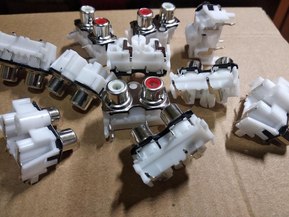 Гнездо RCA х2 монтажное на плату Полтава - изображение 1