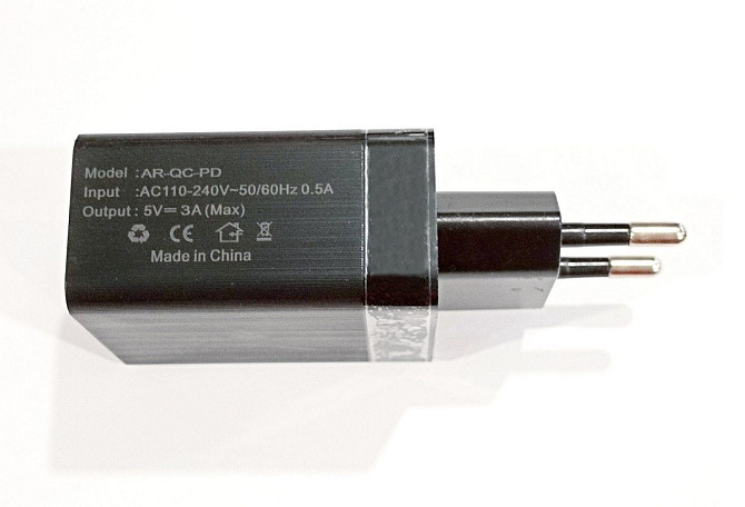 Зарядний пристрій 7614 240V - USB-A, USB Type-C 5V/3A чорний Київ - фото 3