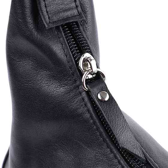 Жіноча сумка багет з регульованим ременем з гладкої натуральної шкіри Shvigel 22834 Чорна Київ