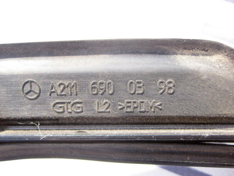 Mercedes-Benz  A2116901782 7167 Лівий молдинг лобового скла з гумою ущільнювача E-Class W211 Одеса - фото 3