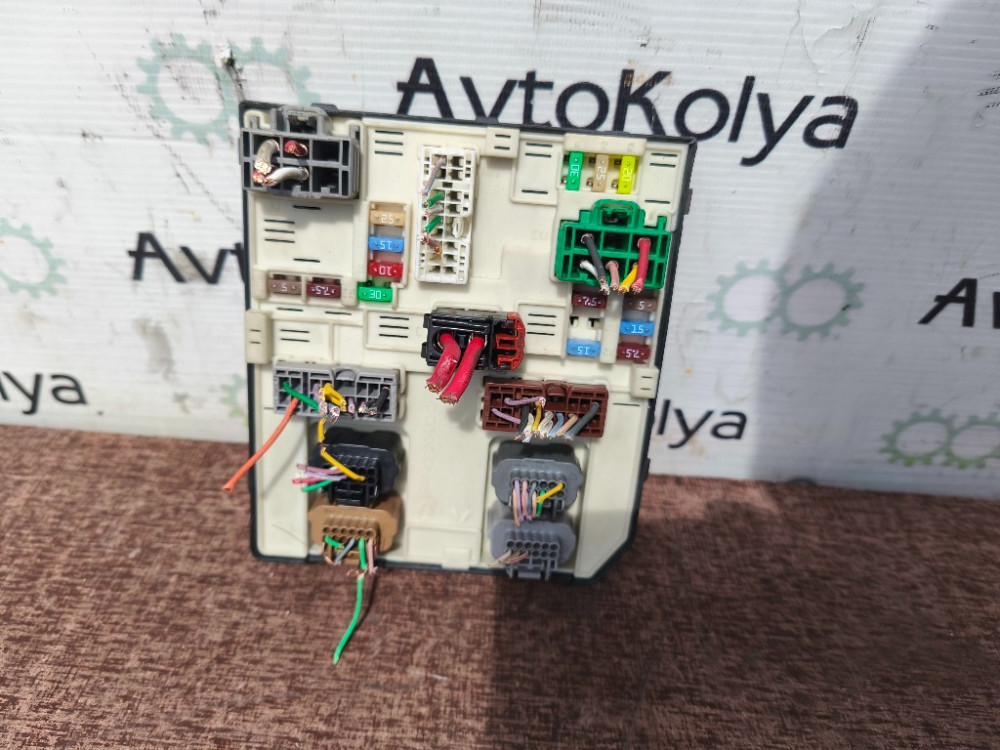 Блок запобіжників Renault Kangoo 2013-2021 (284B68764R) Ковель - фото 1