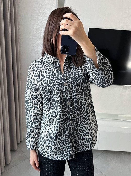 Стильна жіноча леопардова сорочка на металевих ґудзиках Сірий, 44 Одеса - фото 1