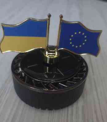 Ароматизатор автомобільний Прапори на сонячній батареї Київ