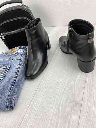 Stepter Черевики жіночі STEPTER чорні натуральна шкіра каблук 5.5см висота 10см 35р.-22.5см 37р Коломыя