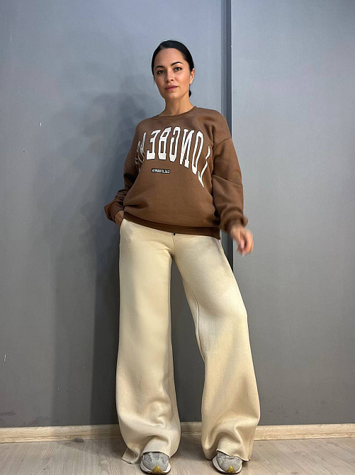Костюм жіночий Quzen 388-488 подовжений світшот напис брюки палаццо широкі утеплений на флісі коричн Одеса - фото 6