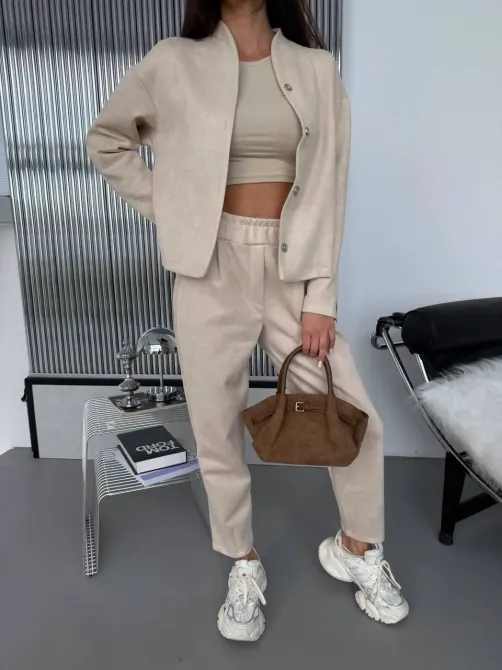 Жіночий костюм із замшу на дайвінгу чорний та світлий беж Одеса - фото 6