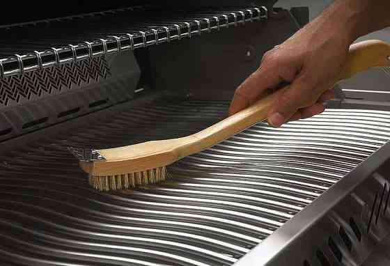 Щетка для чугуна с латунным ворсом и скребком Napoleon 62028 Код: 003743 Ровно