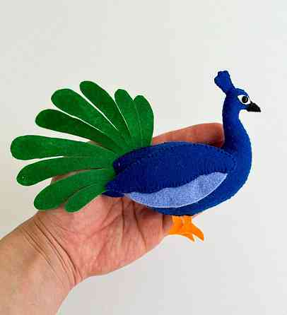 Мягкая фетровая игрушка павлин ручной работы – безопасная развивающая игрушка Киев