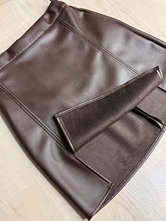 Юбка женская Gritana 956 из экокожи короткая с разрезами коричневая, коричневый, XS Киев