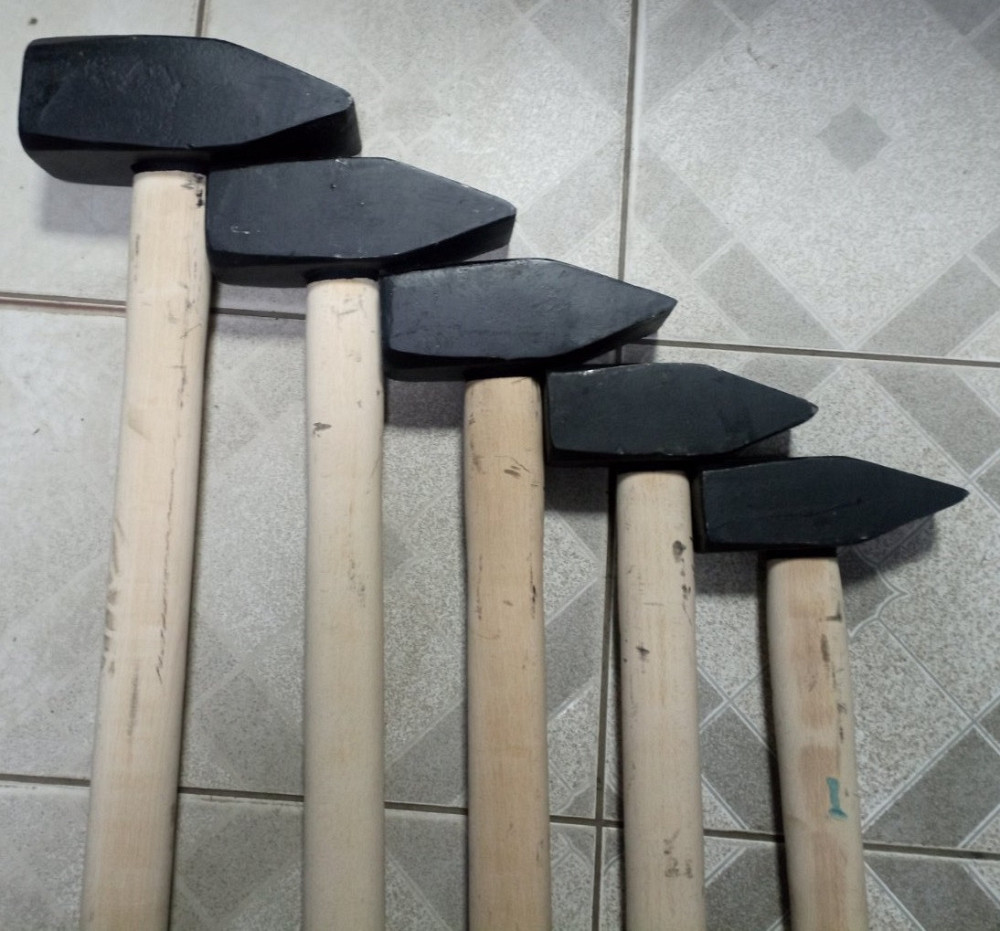 Молот від польського виробника кованих виробів "Kuznia TosStal" вагою 6 кг довжиною ручки 70 см Киев - изображение 1