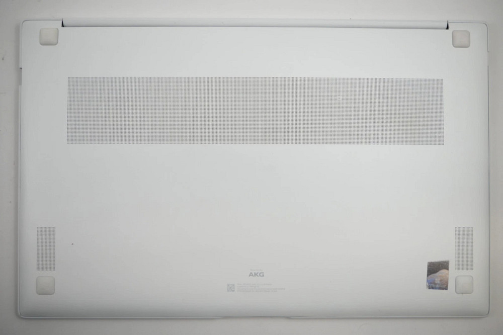 Ноутбук Samsung Galaxy Book2 Pro NP950XED 15.6" FHD AMOLED Intel Core i7-1260P 16/512GB SSD срібний Миколаїв - фото 3