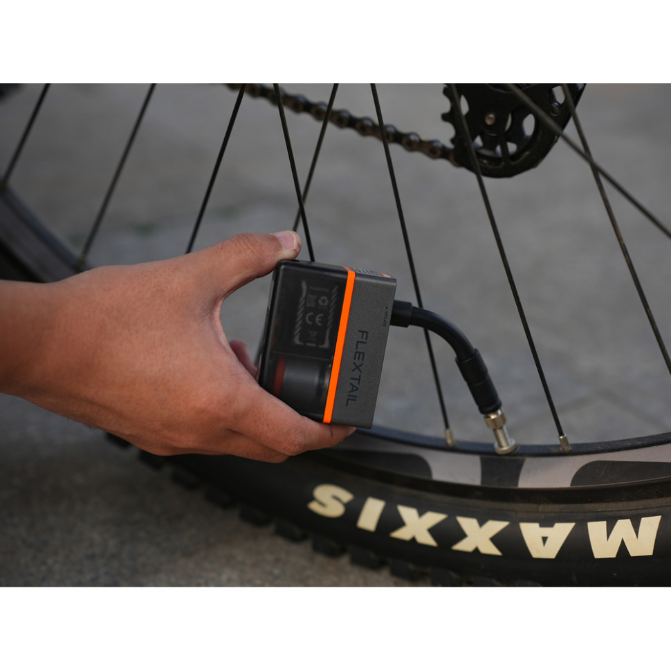 Велосипедний міні насос-задня фара Flextail Tiny Tire Pump ACS, чорний Київ - фото 19