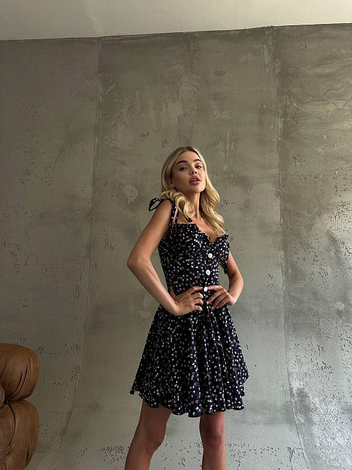 Жіночий романтичний мінікомбінезон у квітковий принт суперсофт Темно-синій, 42/44 Одеса - фото 3