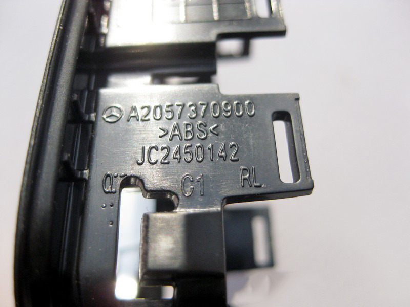 Mercedes-Benz  A2057308101 9051 Чорна накладка кнопки склопідйомника на задній лівій дверній карті C-Class W205 Одеса - фото 3