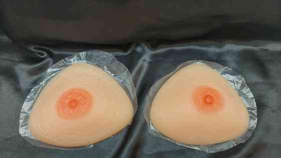 Реалістичні силіконові груди на самоклеючій основі IVITA розмір L / С / 34C / 36B / 38A 16*13*8 см Луцьк