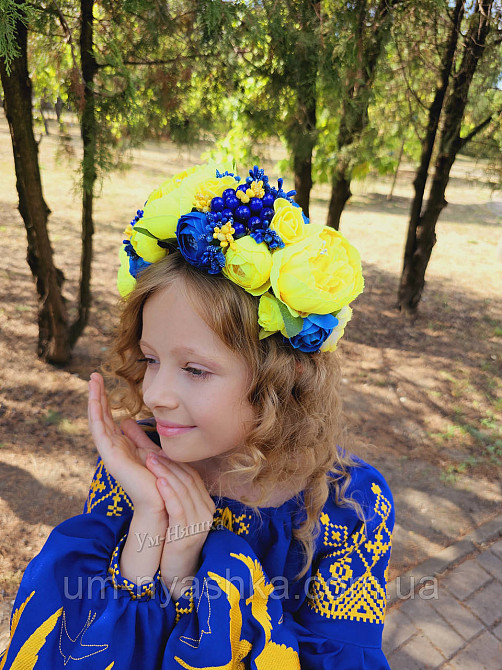 Костюм вышиванка сине-желтый для девочки 