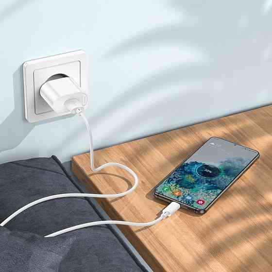 Зарядное устройство HOCO C109A Fighter с кабелем, белое Киев