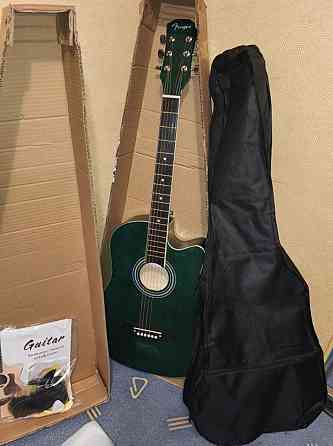 Гітара акустична дуже гарної якості, незвичайного кольору. Харків