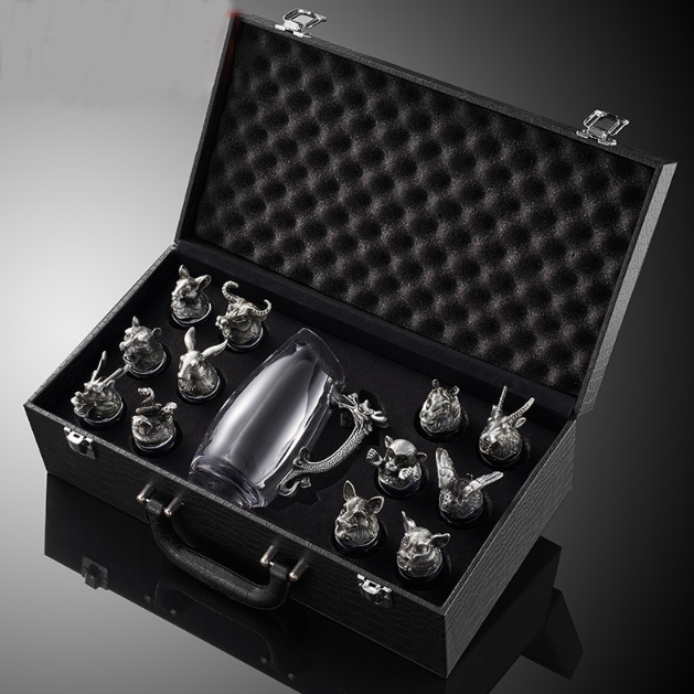 Набор рюмок Китайский гороскоп 30 мл х 12 шт Графин 300 мл в Кейсе Круглый бамбуковый Разнос Старое серебро Кременчуг - изображение 2