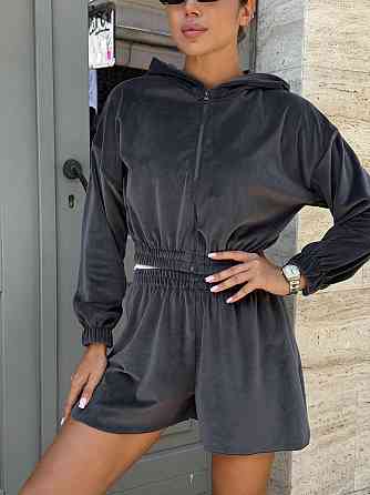 Жіночий стильний костюм-двійка: кофта та шорти зі стразами велюр Графіт, 42/44 Одеса