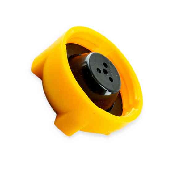 Крышка бачка 3105, 3302, 2108-2115, ЗАЗ 1102-1105 Таврия пластик с клапаном желтая ЕВРО расширительного Мукачево