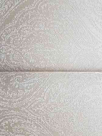 Текстильні шпалери на флізеліновій основі Cador Rasch Textil 086750 вензелі бежево-рожеві Київ