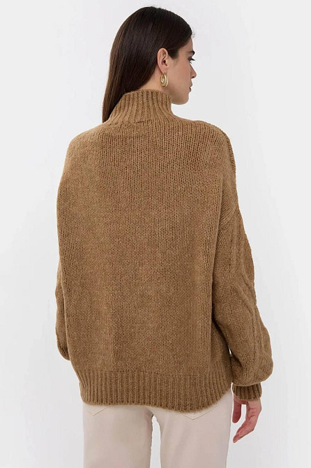 Женский уютный свитер универсального кроя машинная вязка Мокко Одесса - изображение 2