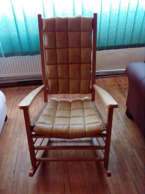 Крісло-гойдалка (качалка) лакована +накидка Ужгород - фото 1