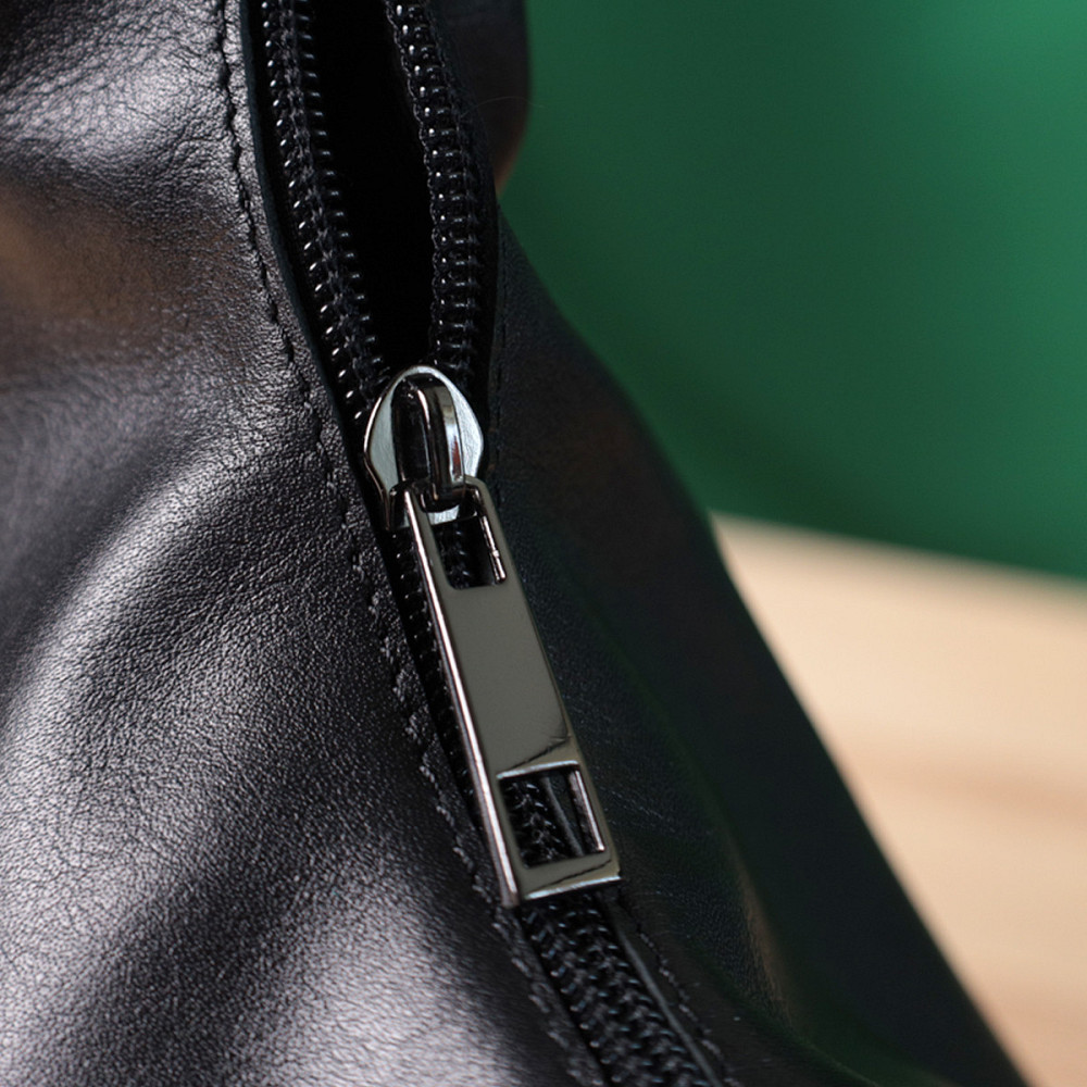 Практична жіноча сумка на плече з гладкої натуральної шкіри Shvigel 22828 Чорна Київ - фото 1