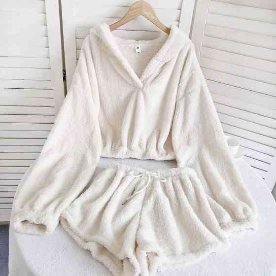 Жіноча плюшева піжама двійка: кофта і шорти турецька двостороння махра Одеса