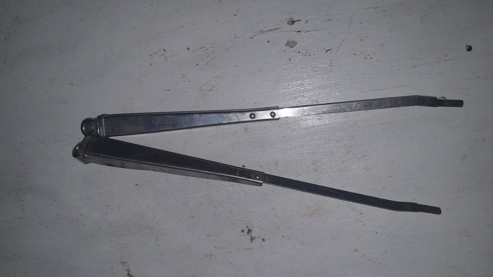 Важіль склоочисника УАЗ (пара). Довжина — 365 мм. СРСР. Харків - фото 1