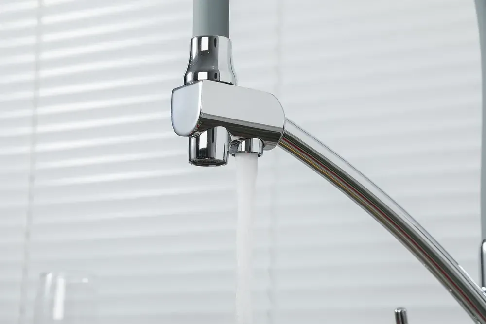 Кухонний змішувач Koer KB-72003-01 з виходом для питної води сірий/хром (KR3375) Чернівці - фото 6