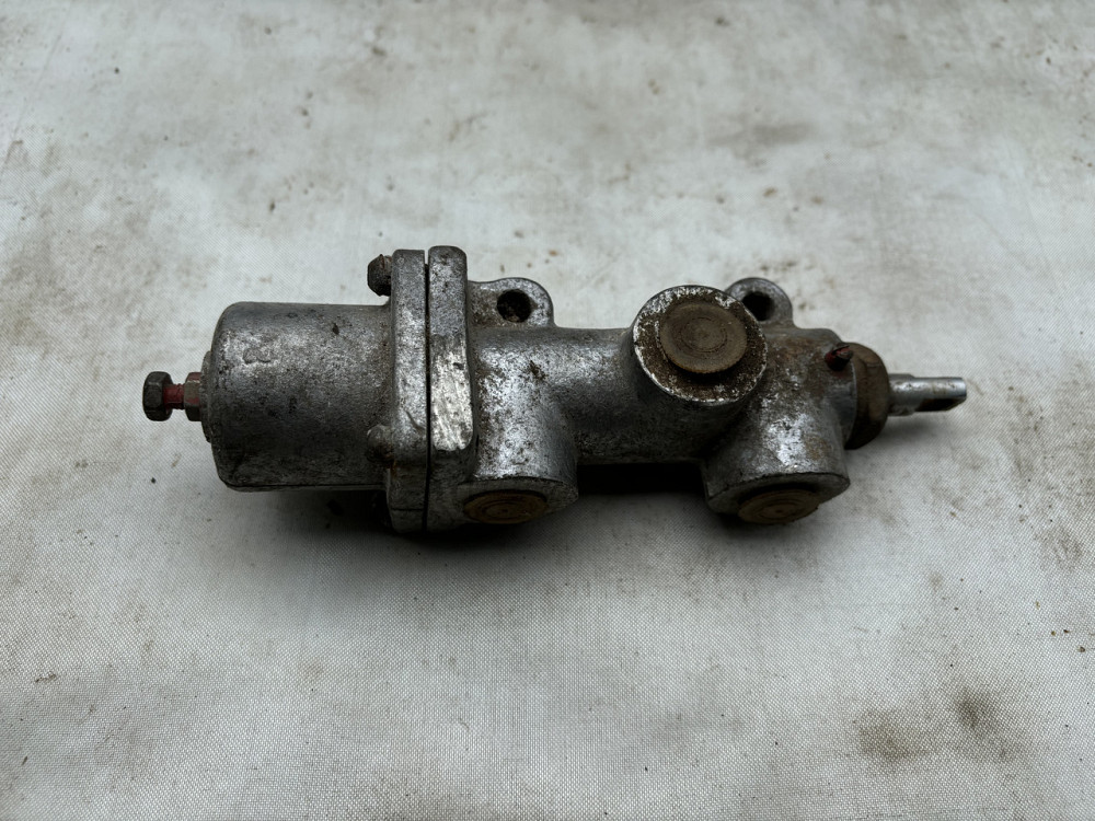 Кран управления давлением в сборе ЗИЛ-131. 131-4222010-Б. Харьков - изображение 2