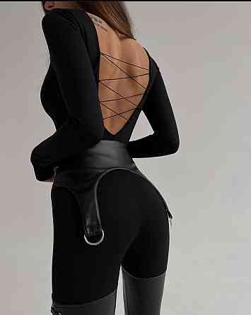 Женский моделирующий комбинезон с вставками из эко кожи и баской Черный, 40/42 Одесса