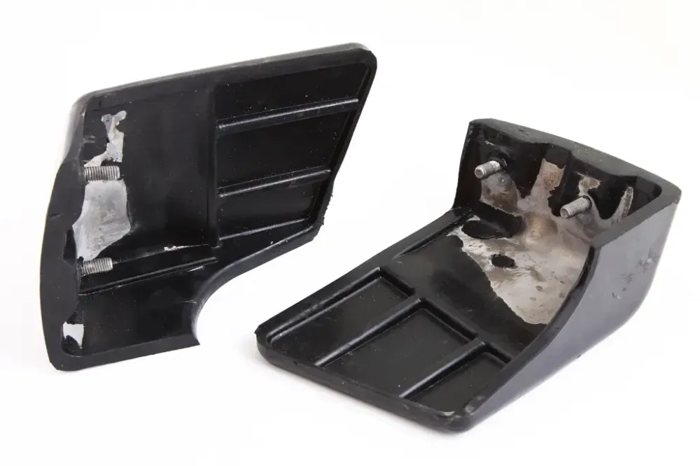 Клык бампера 2105 резиновый передний Пластик (2 шт.) Винница - изображение 1