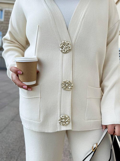 Жіночий базовий прогулянковий костюм: кофта та штани дрібне машинне в'язання Молочний Одеса - фото 6