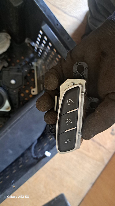 Блок кнопок памяти сидений на переднюю правую дверь для KIA Sorento Prime 2014–2018 годов. Киев - изображение 1