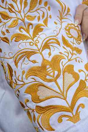 Вишиванка жіноча, лляна, біла з довгим рукавом, топ Київ