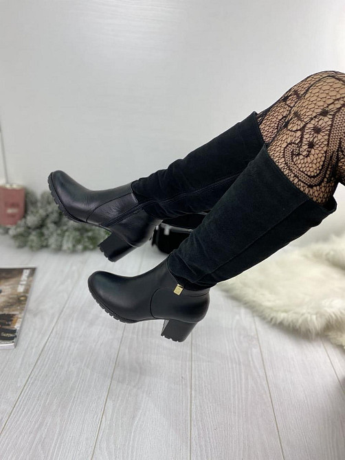 Чоботи жіночі ARLETT чорні шкіра+замша натуральна висота 35 см об'єм гомілки 37 см висота підбо Коломия - фото 2