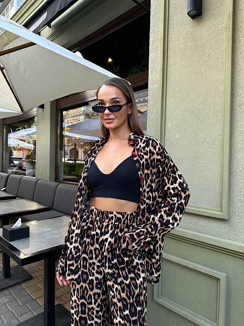 Женский стильный повседневный костюм леопардовый штапель принт Одесса - изображение 1