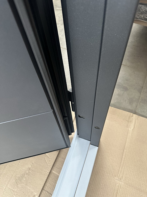 Двері вуличні Redfort, модель Стріт Браун Люкс (Метал/МДФ), комплектація Комфорт (3 контури) С ТЕРМОРОЗКРИВОМ Київ - фото 3