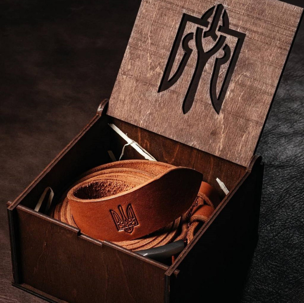 Чоловічий ремінь ручної роботи, Ремінь з натуральної шкіри з тисненням Герб, Кожаний пояс з класичною пряжкою КоричнєвийMasterSem Київ - фото 3