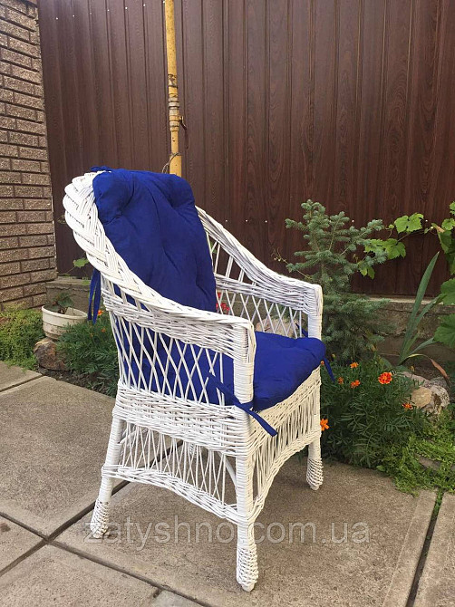 Кресло из лозы белое с синей накидкой Киев - изображение 4