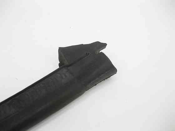 Audi  8E0823723A Ущільнювач підкапотний задній Audi A4 B6 Одеса